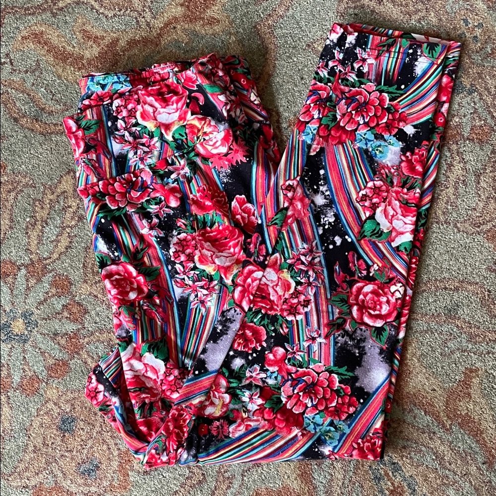 No Boundaries Floral Leggings. XL. Soft and great stretch.